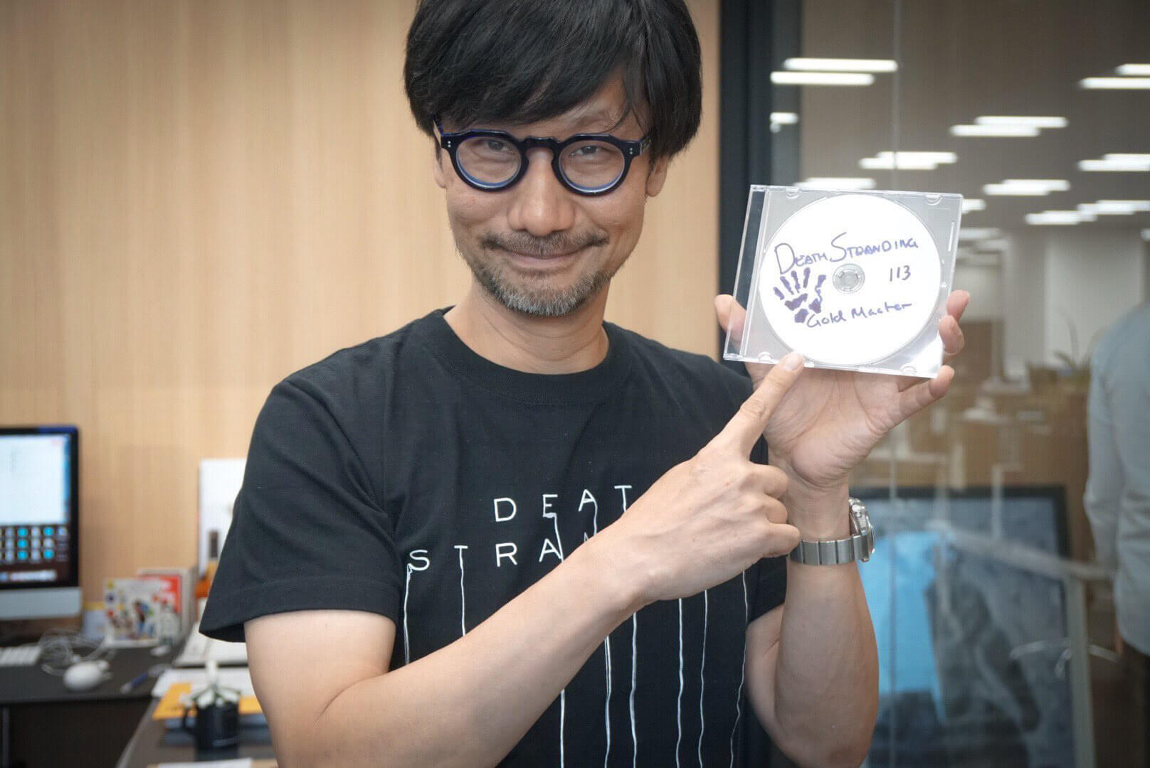 Hideo Kojima muestra su preocupación por el fin del formato físico